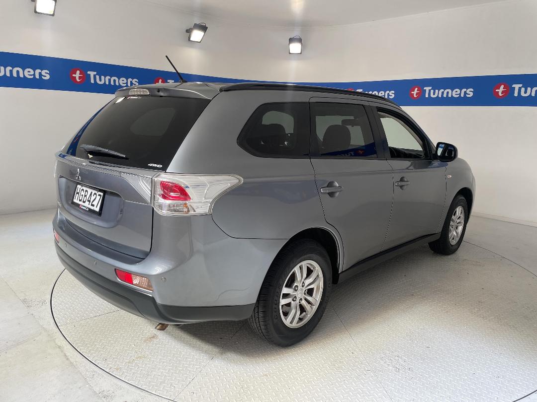 Photo '7' of Mitsubishi Outlander Photo '7' of Mitsubishi Outlander