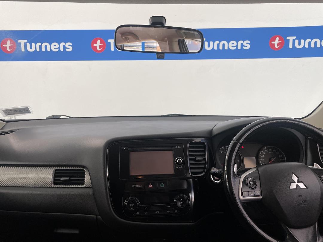 Photo '17' of Mitsubishi Outlander Photo '17' of Mitsubishi Outlander