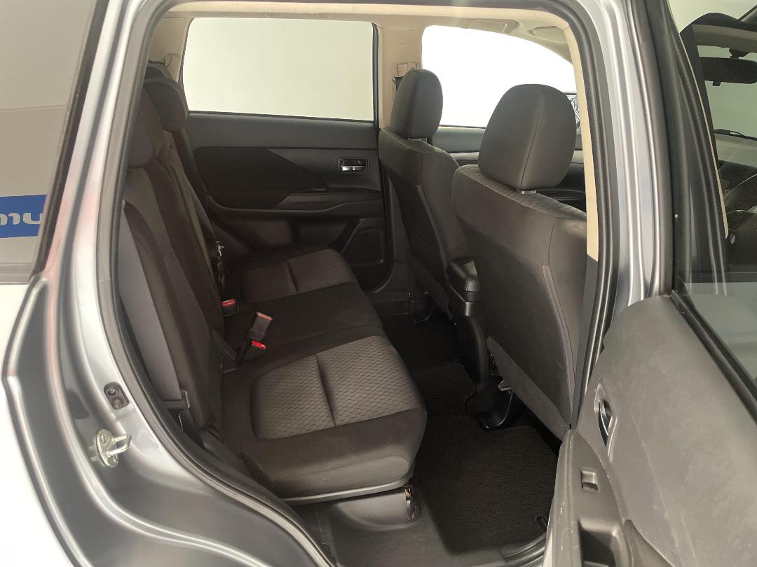 Photo '20' of Mitsubishi Outlander Photo '20' of Mitsubishi Outlander