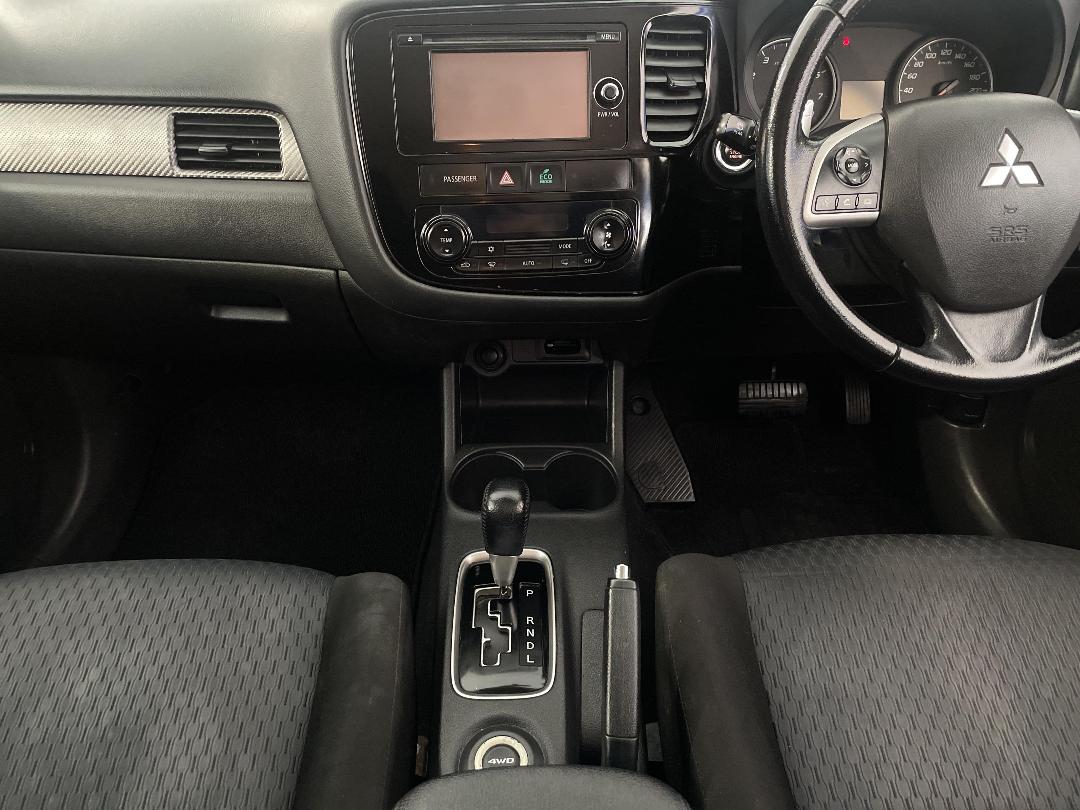 Photo '18' of Mitsubishi Outlander Photo '18' of Mitsubishi Outlander