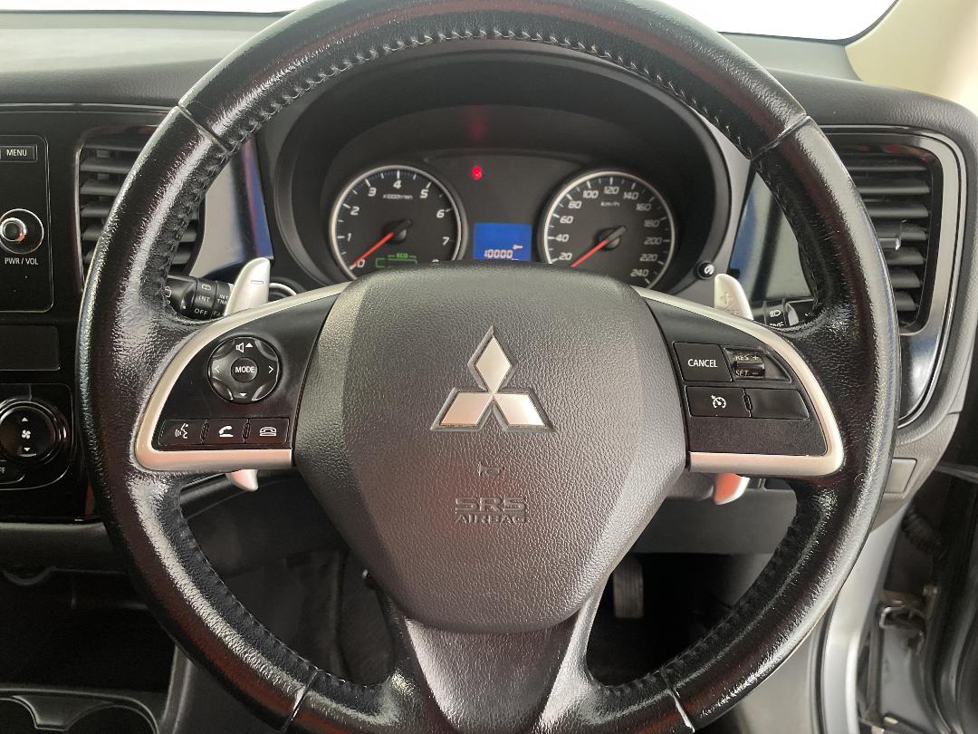 Photo '29' of Mitsubishi Outlander Photo '29' of Mitsubishi Outlander