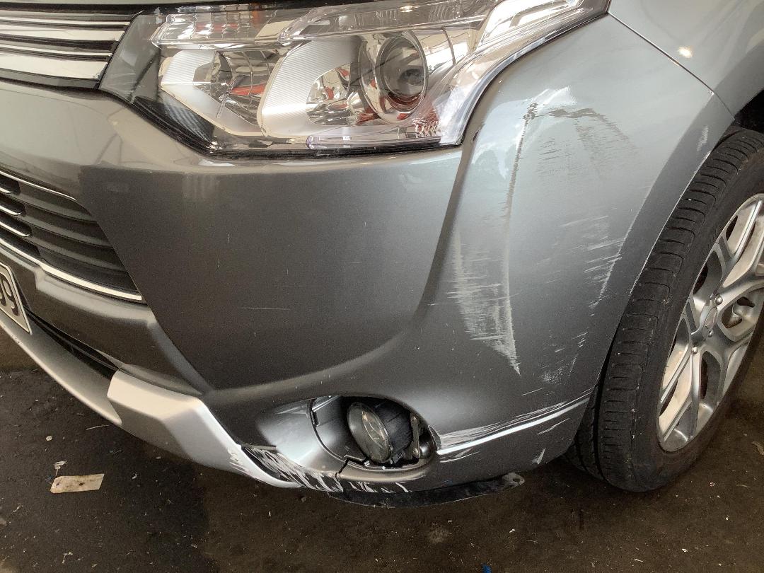 Photo '2' of Mitsubishi Outlander Phev Photo '2' of Mitsubishi Outlander Phev