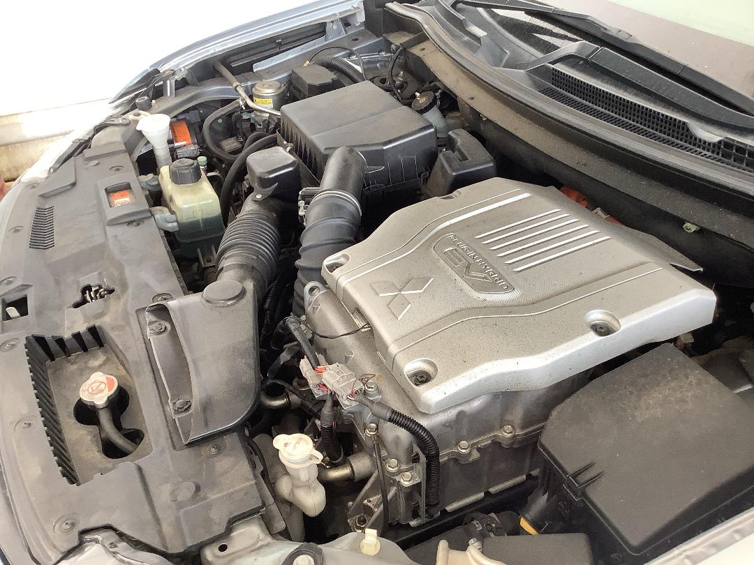 Photo '10' of Mitsubishi Outlander Phev Photo '10' of Mitsubishi Outlander Phev