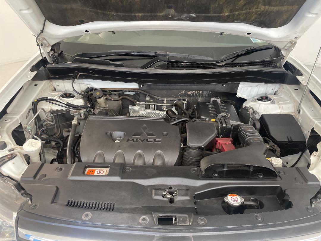 Photo '13' of Mitsubishi Outlander Photo '13' of Mitsubishi Outlander