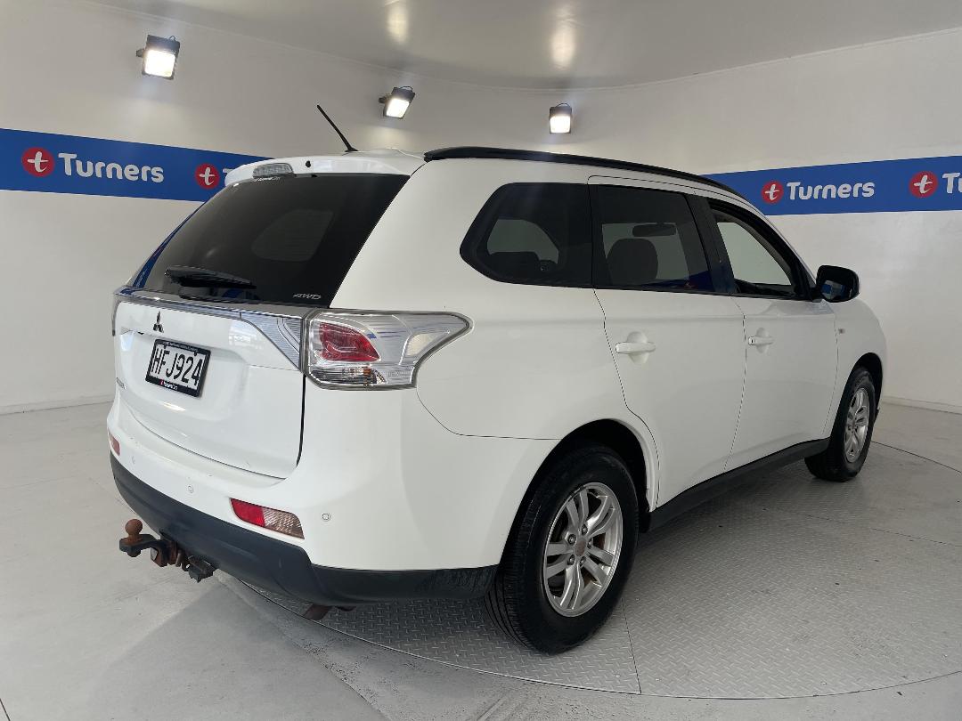 Photo '7' of Mitsubishi Outlander Photo '7' of Mitsubishi Outlander