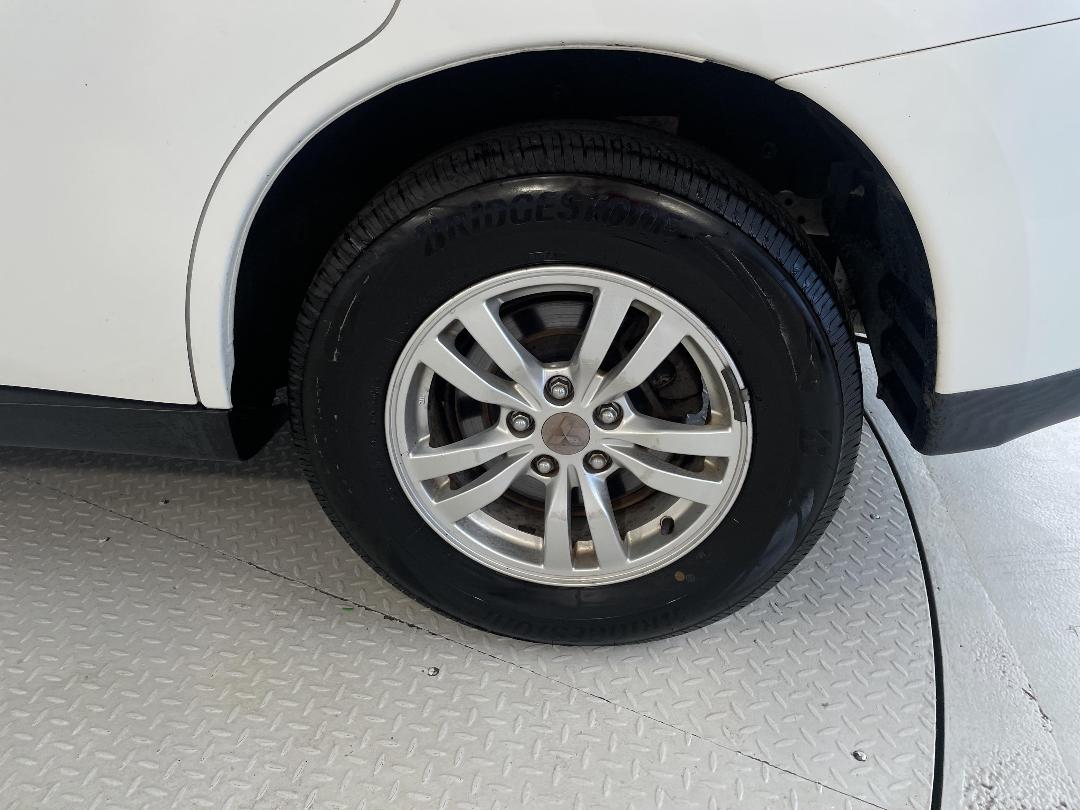 Photo '11' of Mitsubishi Outlander Photo '11' of Mitsubishi Outlander