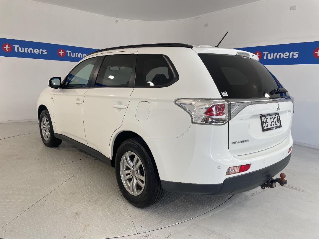 Photo '5' of Mitsubishi Outlander Photo '5' of Mitsubishi Outlander