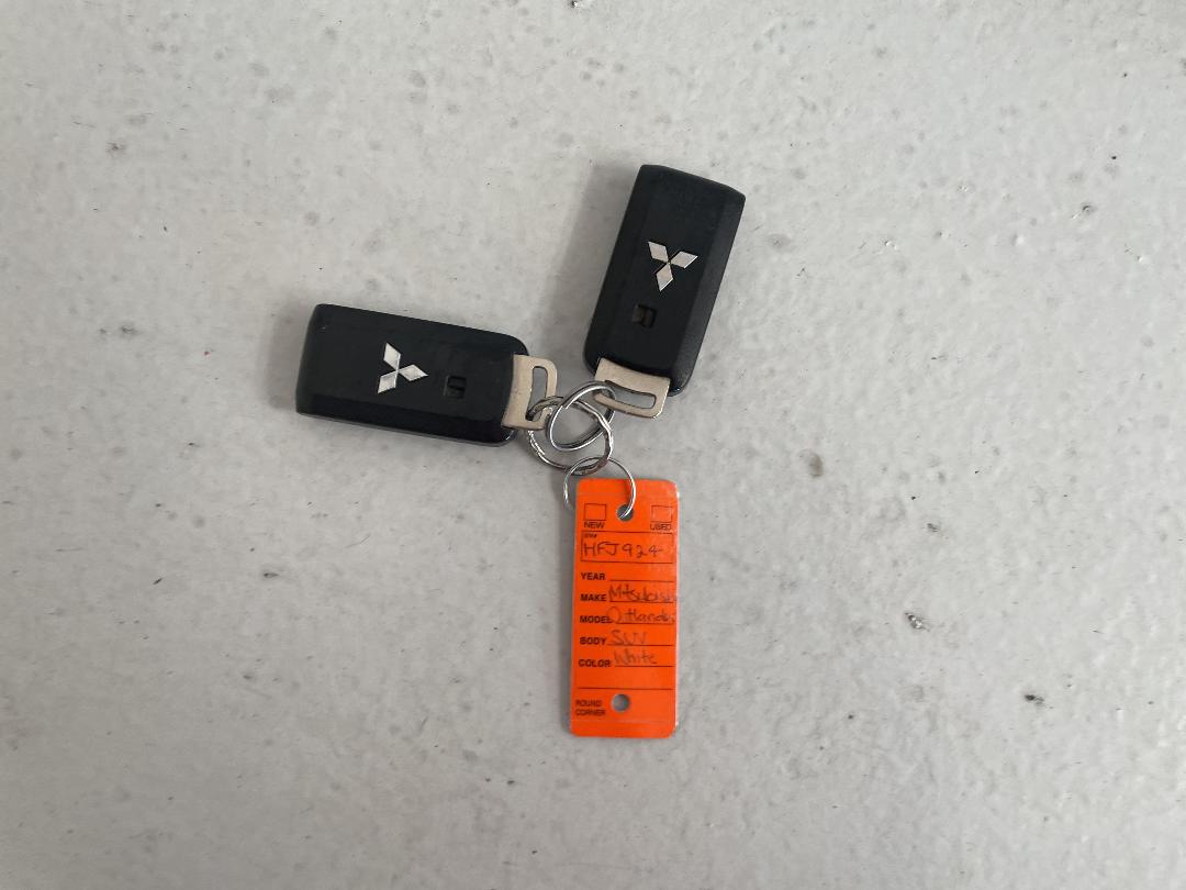 Photo '22' of Mitsubishi Outlander Photo '22' of Mitsubishi Outlander