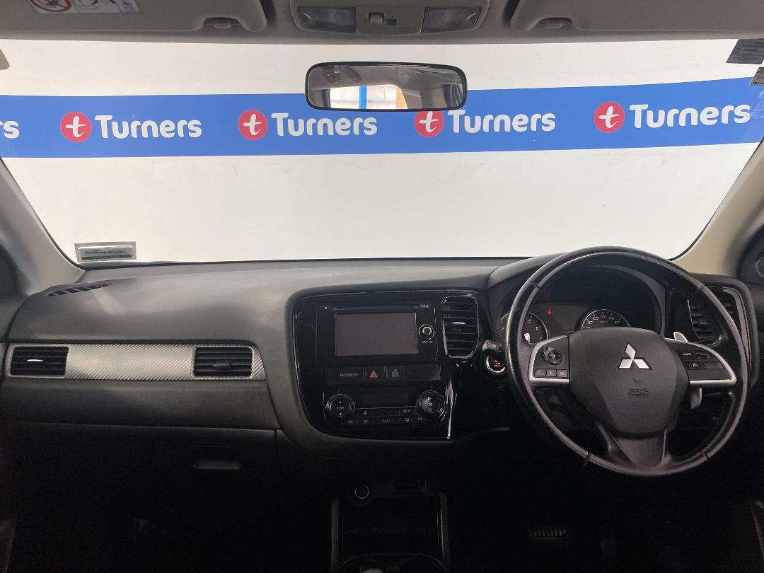 Photo '17' of Mitsubishi Outlander Photo '17' of Mitsubishi Outlander