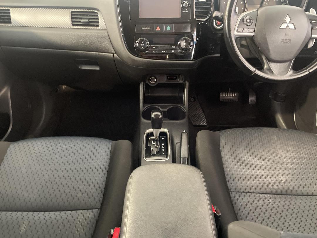 Photo '18' of Mitsubishi Outlander Photo '18' of Mitsubishi Outlander