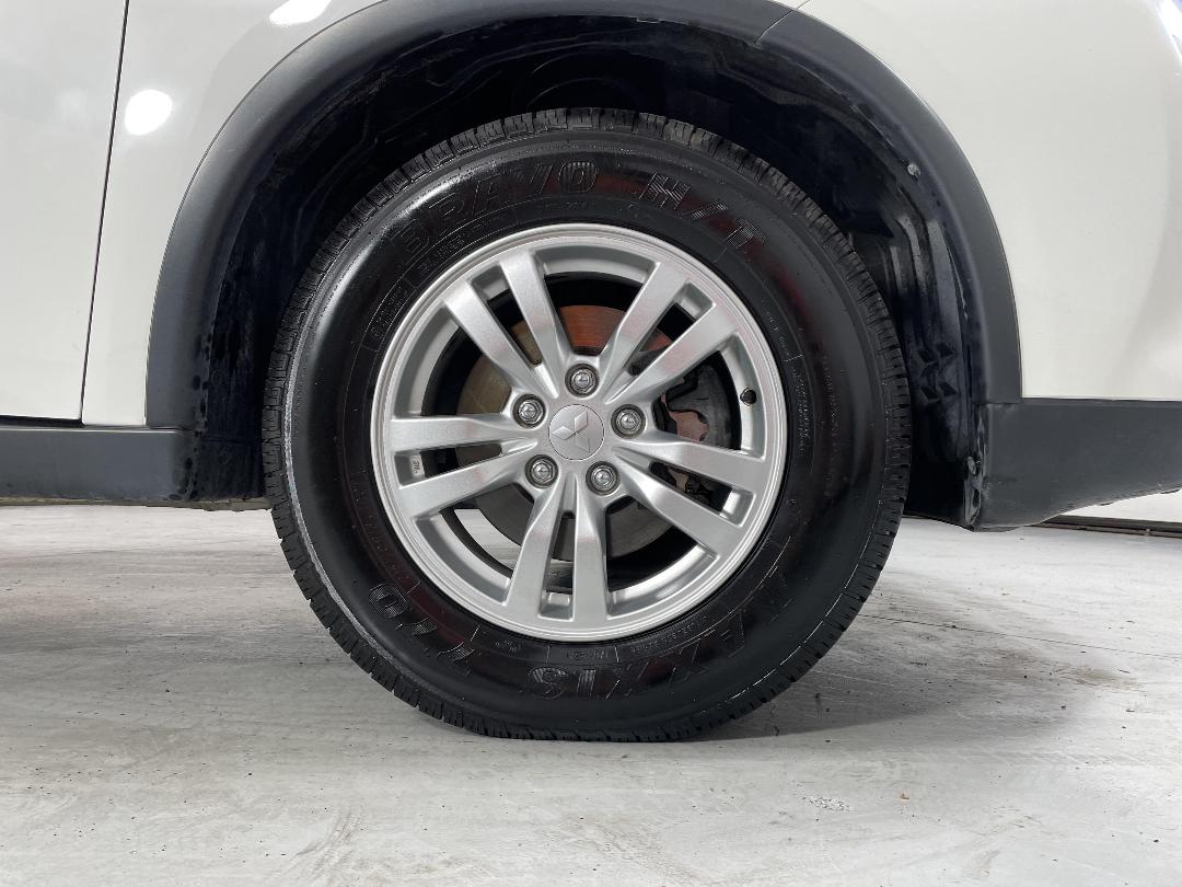 Photo '9' of Mitsubishi Outlander Photo '9' of Mitsubishi Outlander