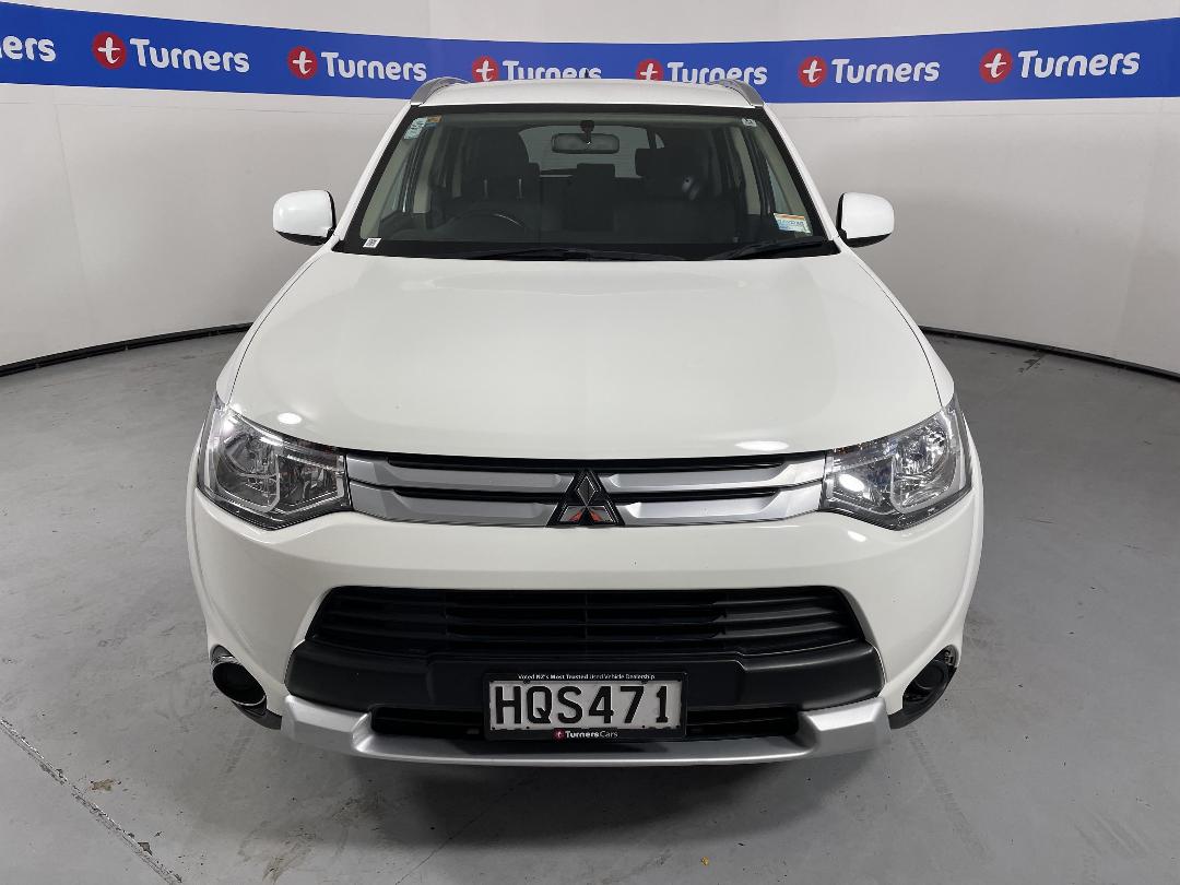 Photo '2' of Mitsubishi Outlander Photo '2' of Mitsubishi Outlander