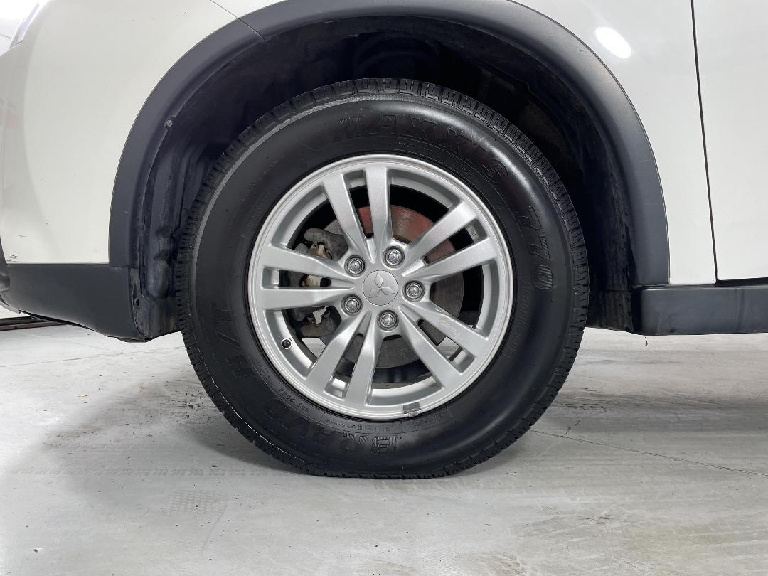 Photo '10' of Mitsubishi Outlander Photo '10' of Mitsubishi Outlander