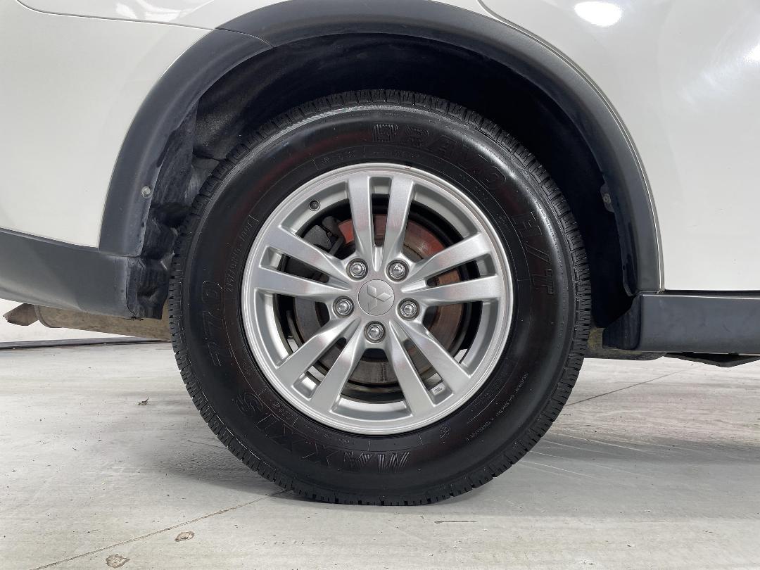 Photo '12' of Mitsubishi Outlander Photo '12' of Mitsubishi Outlander