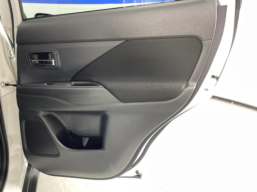 Photo '19' of Mitsubishi Outlander Photo '19' of Mitsubishi Outlander