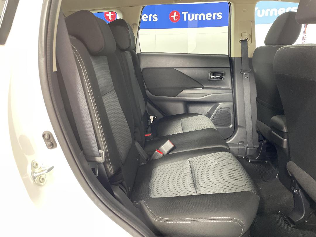 Photo '20' of Mitsubishi Outlander Photo '20' of Mitsubishi Outlander