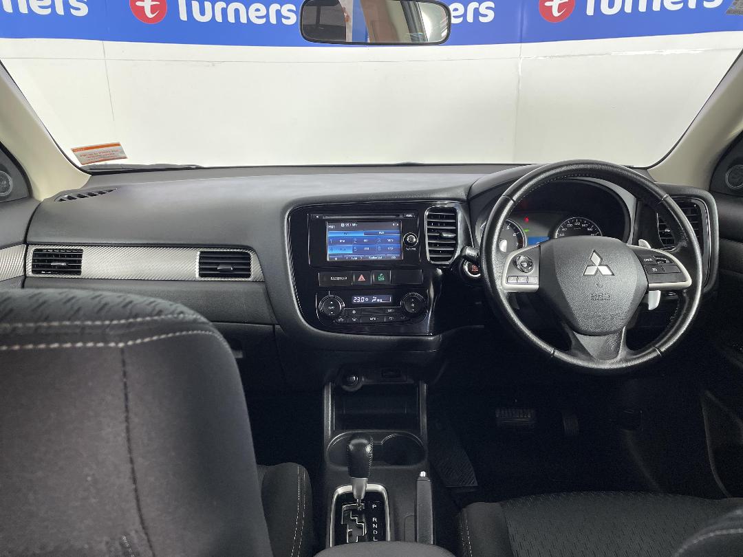 Photo '17' of Mitsubishi Outlander Photo '17' of Mitsubishi Outlander