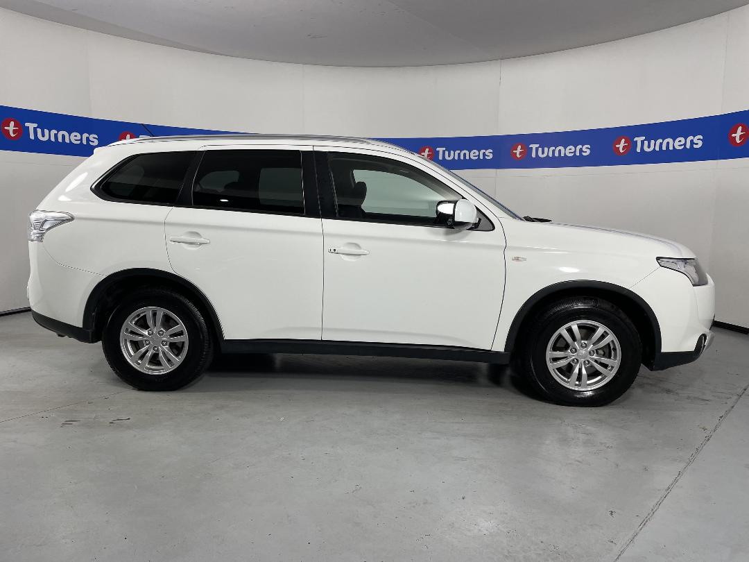 Photo '23' of Mitsubishi Outlander Photo '23' of Mitsubishi Outlander