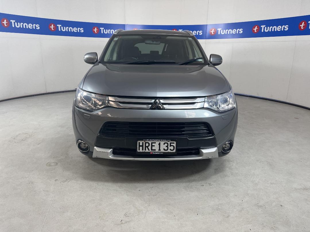 Photo '2' of Mitsubishi Outlander