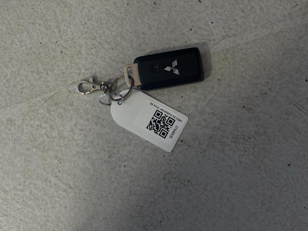 Photo '22' of Mitsubishi Outlander