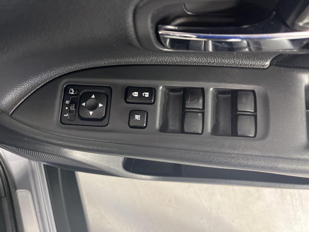 Photo '24' of Mitsubishi Outlander