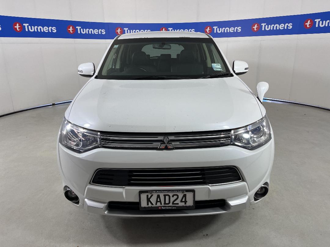 Photo '2' of Mitsubishi Outlander Photo '2' of Mitsubishi Outlander