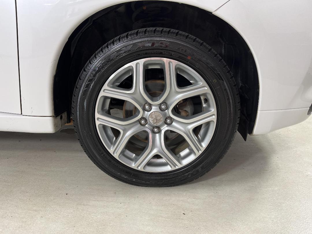 Photo '9' of Mitsubishi Outlander Photo '9' of Mitsubishi Outlander