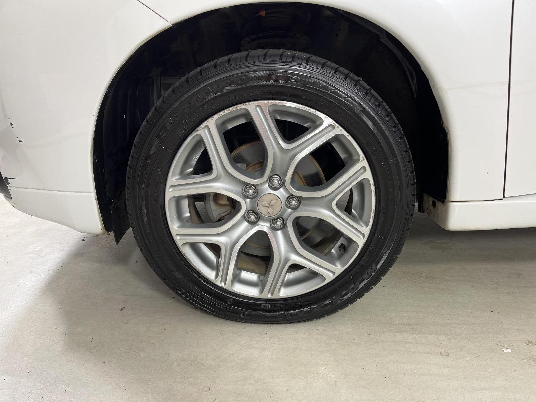 Photo '10' of Mitsubishi Outlander Photo '10' of Mitsubishi Outlander