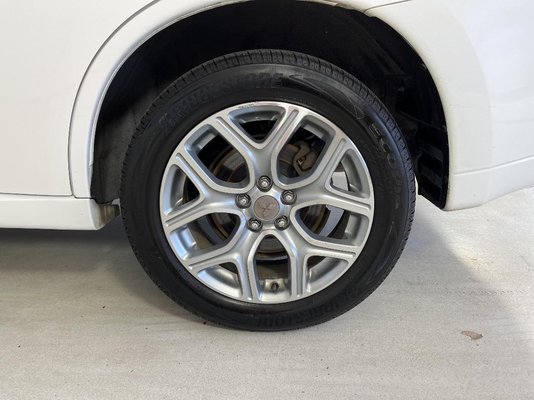 Photo '11' of Mitsubishi Outlander Photo '11' of Mitsubishi Outlander