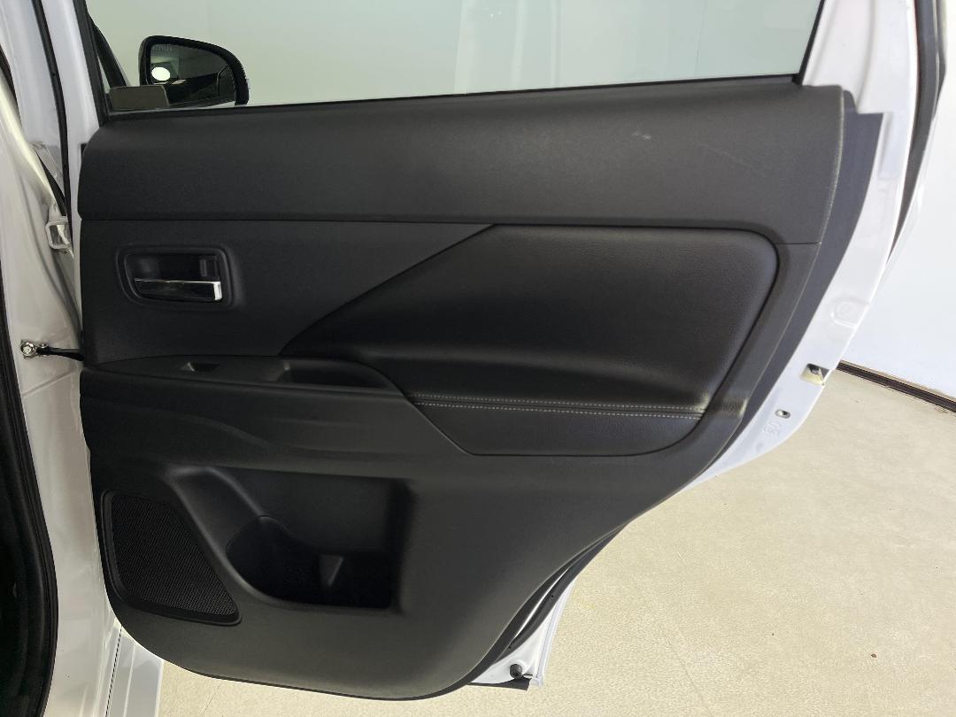 Photo '19' of Mitsubishi Outlander Photo '19' of Mitsubishi Outlander