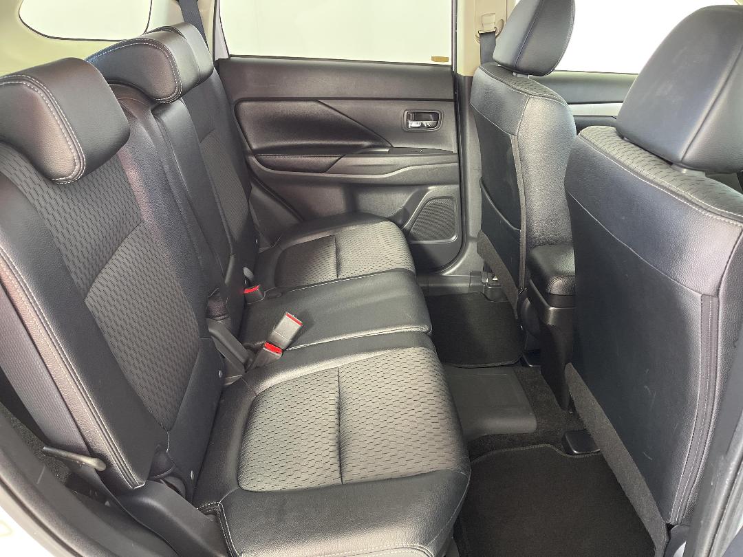 Photo '20' of Mitsubishi Outlander Photo '20' of Mitsubishi Outlander