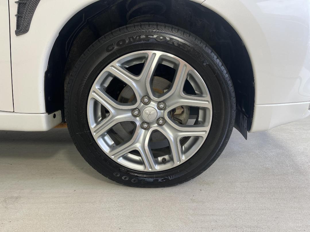 Photo '9' of Mitsubishi Outlander Photo '9' of Mitsubishi Outlander