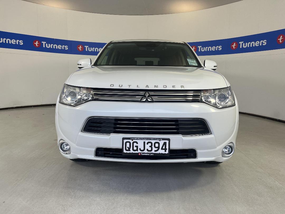 Photo '2' of Mitsubishi Outlander Photo '2' of Mitsubishi Outlander