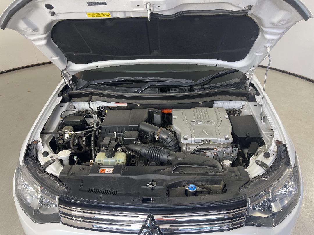 Photo '13' of Mitsubishi Outlander Photo '13' of Mitsubishi Outlander