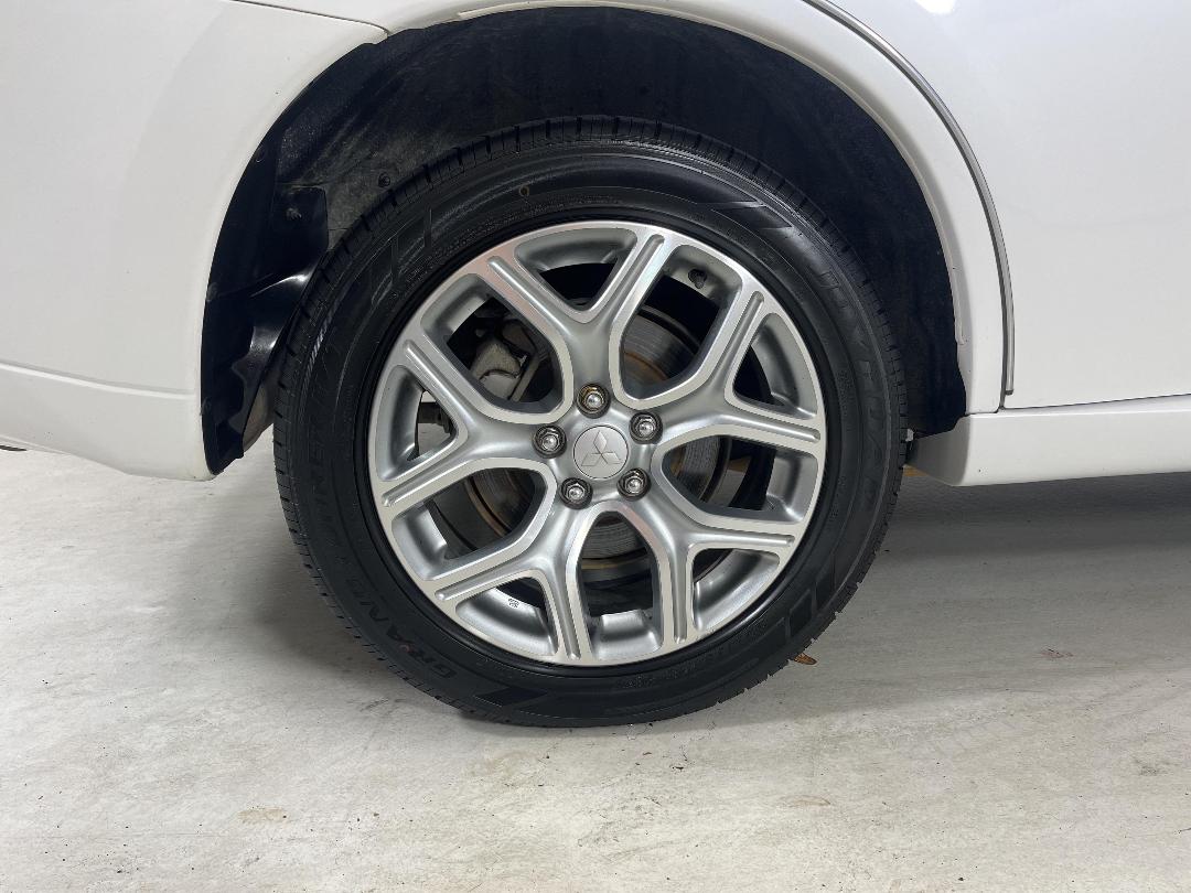 Photo '12' of Mitsubishi Outlander Photo '12' of Mitsubishi Outlander