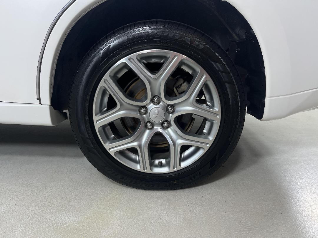 Photo '11' of Mitsubishi Outlander Photo '11' of Mitsubishi Outlander