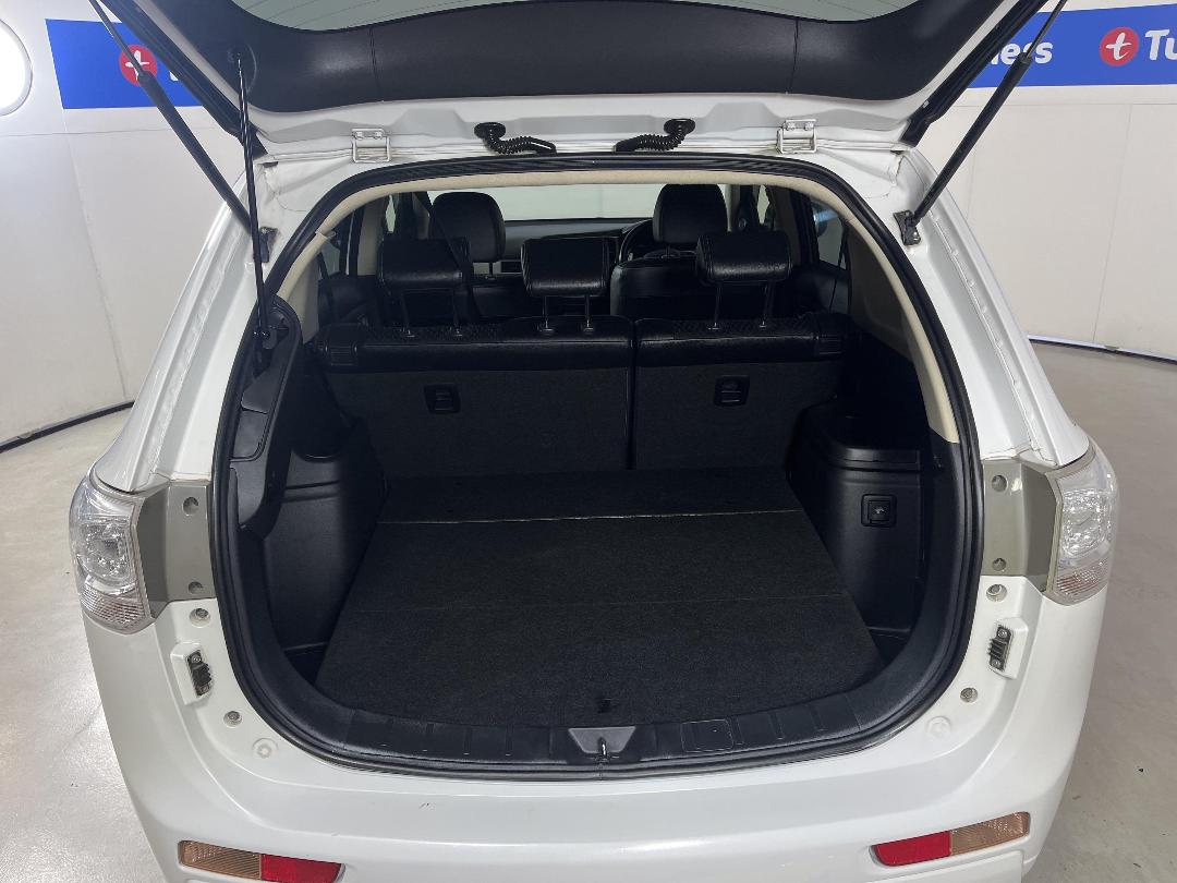 Photo '14' of Mitsubishi Outlander Photo '14' of Mitsubishi Outlander