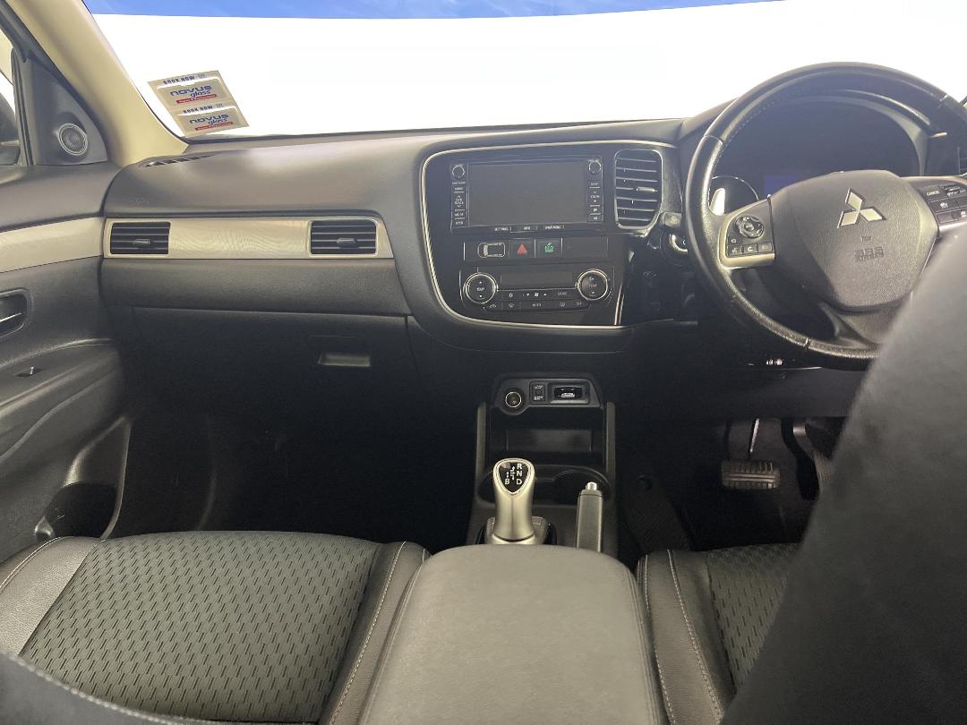 Photo '18' of Mitsubishi Outlander Photo '18' of Mitsubishi Outlander