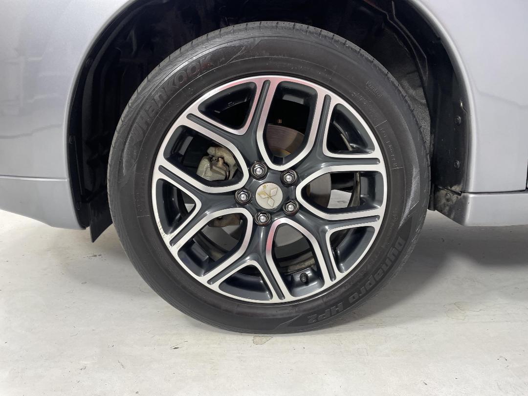 Photo '10' of Mitsubishi Outlander Photo '10' of Mitsubishi Outlander