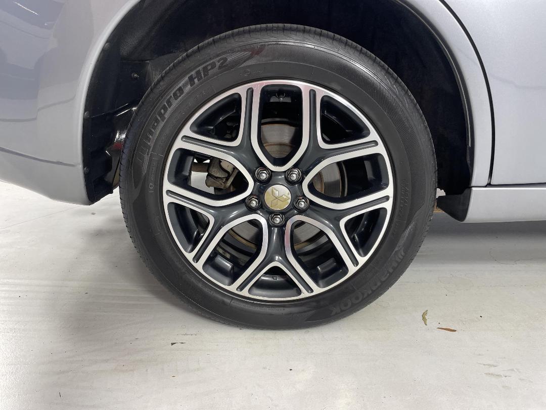 Photo '12' of Mitsubishi Outlander Photo '12' of Mitsubishi Outlander