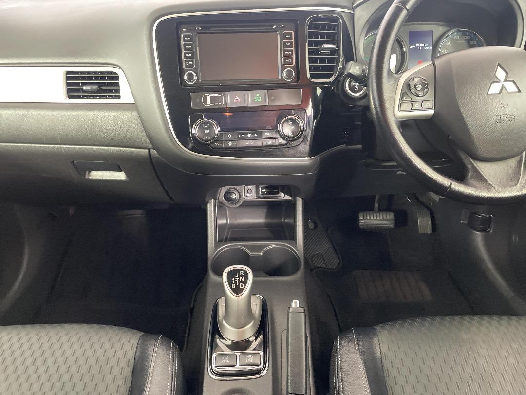 Photo '18' of Mitsubishi Outlander Photo '18' of Mitsubishi Outlander