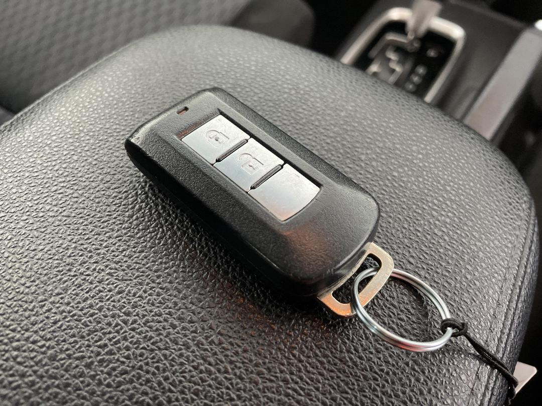 Photo '22' of Mitsubishi Outlander