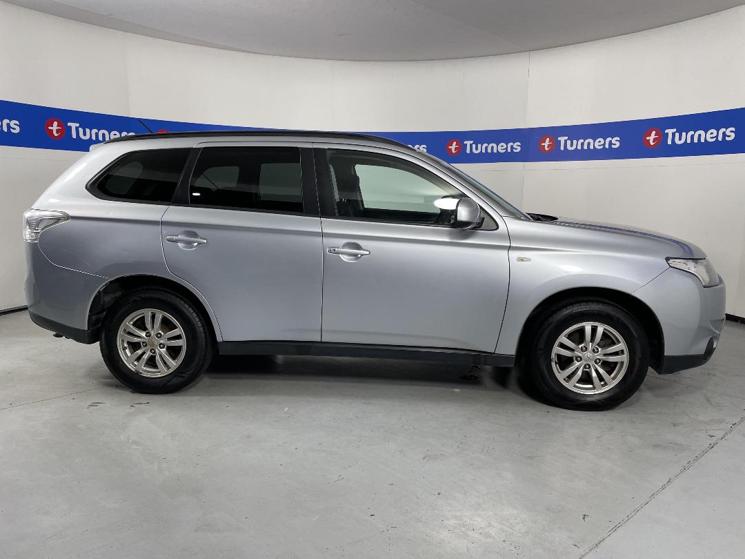 Photo '23' of Mitsubishi Outlander