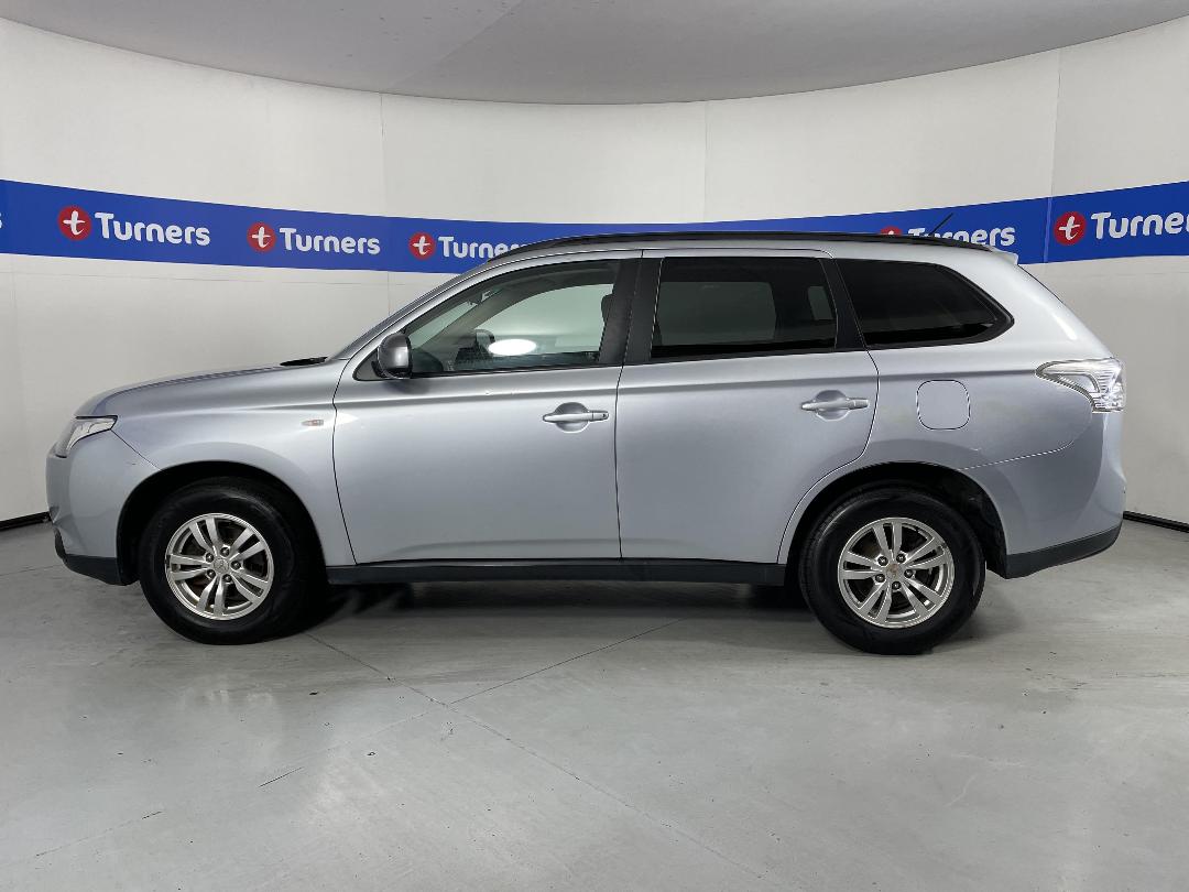 Photo '24' of Mitsubishi Outlander