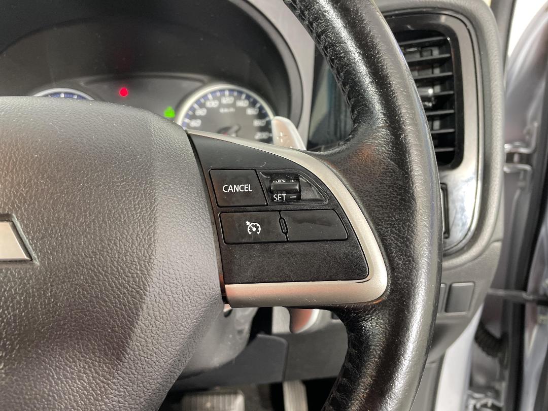 Photo '30' of Mitsubishi Outlander