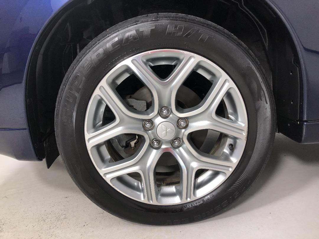 Photo '10' of Mitsubishi Outlander Photo '10' of Mitsubishi Outlander