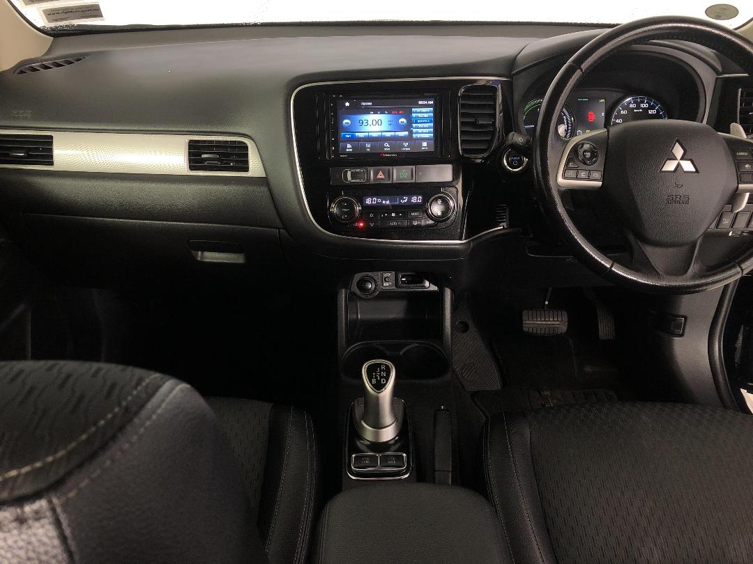 Photo '17' of Mitsubishi Outlander Photo '17' of Mitsubishi Outlander