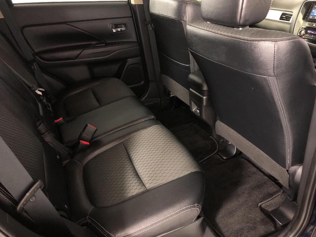 Photo '20' of Mitsubishi Outlander Photo '20' of Mitsubishi Outlander