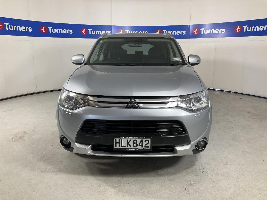 Photo '2' of Mitsubishi Outlander