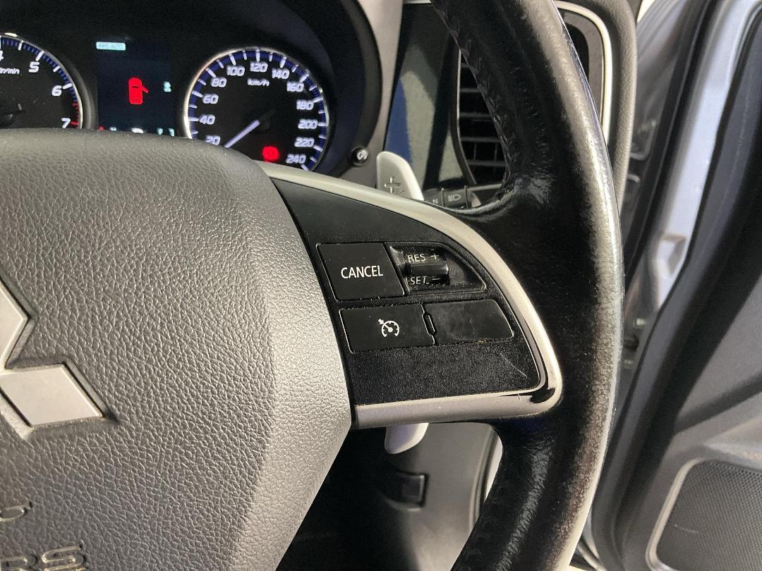 Photo '27' of Mitsubishi Outlander